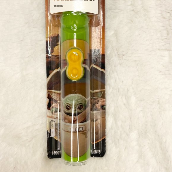 Oral-B Kid's Star Wars Mandalorian Toothbrush - Picture 7 of 8